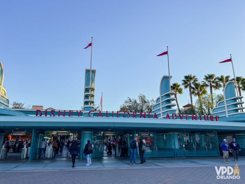 Portal de entrada do Disney California Adventure.